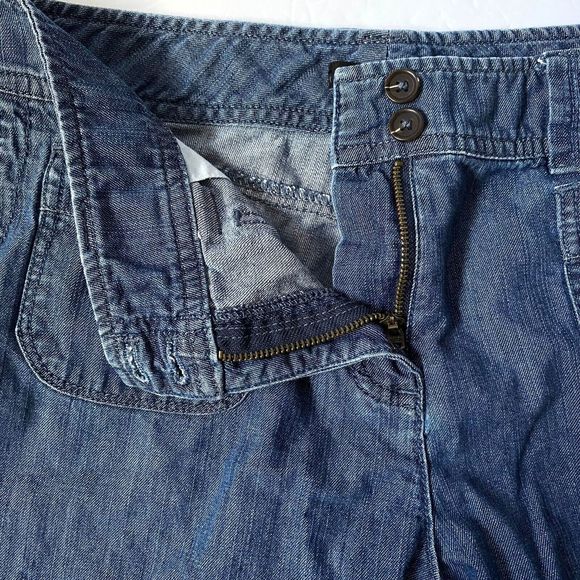 New York and Company Denim Capris Womens 12 Blue Pockets Button Accents - Picture 4 of 14